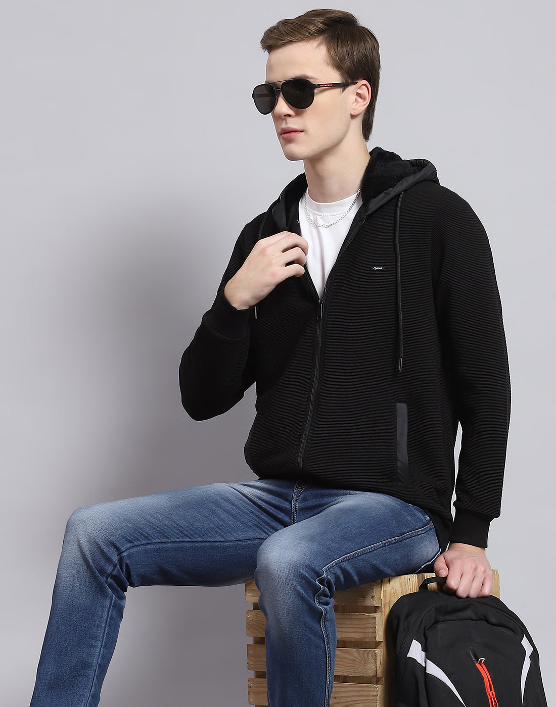 Men Black Solid Hooded Full Sleeve Sweatshirt