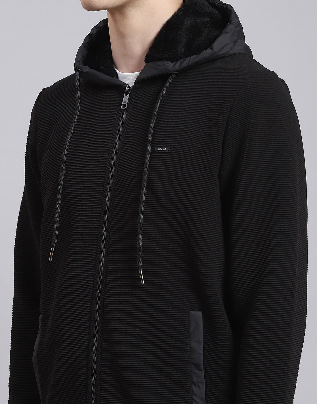Men Black Solid Hooded Full Sleeve Sweatshirt