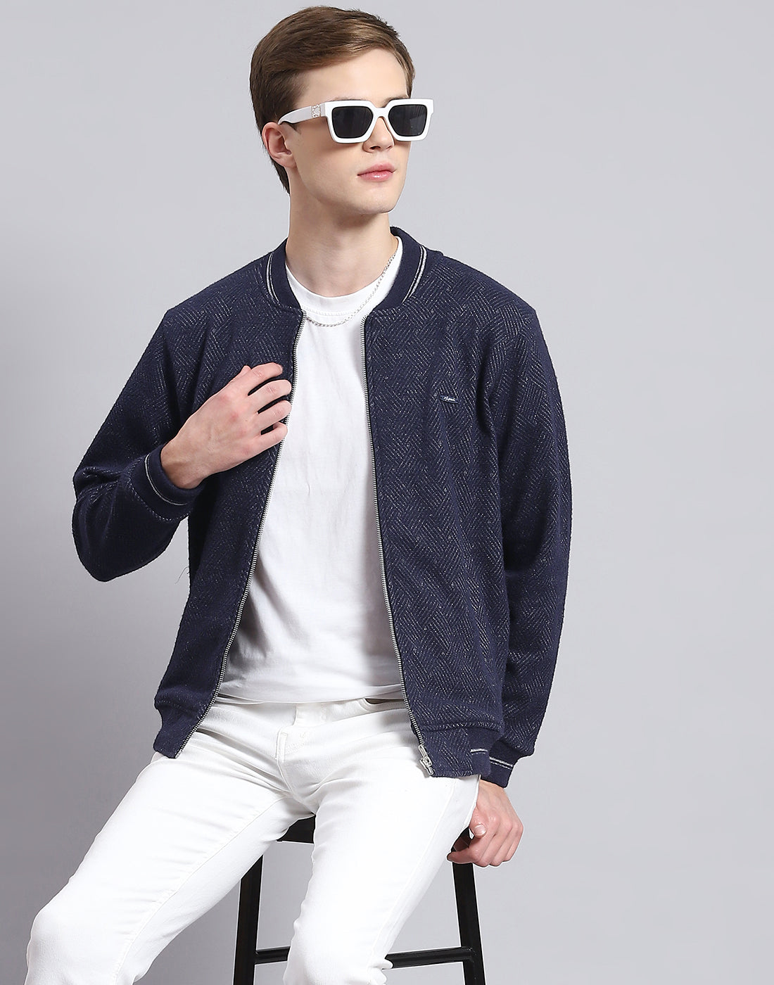 Men Navy Blue Solid Mandarin Collar Full Sleeve Sweatshirt