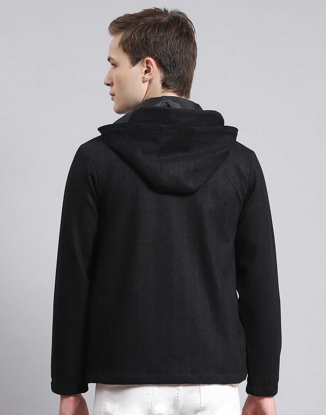 Men Black Solid Hooded Full Sleeve Jacket