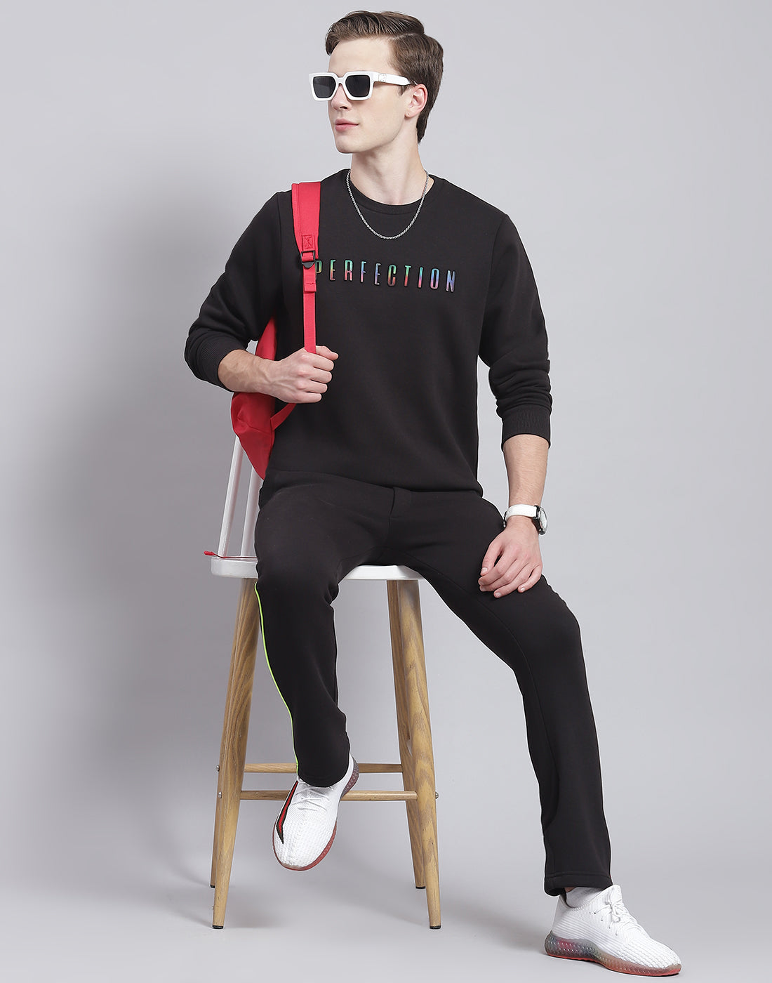 Men Black Solid Round Neck Full Sleeve Tracksuit