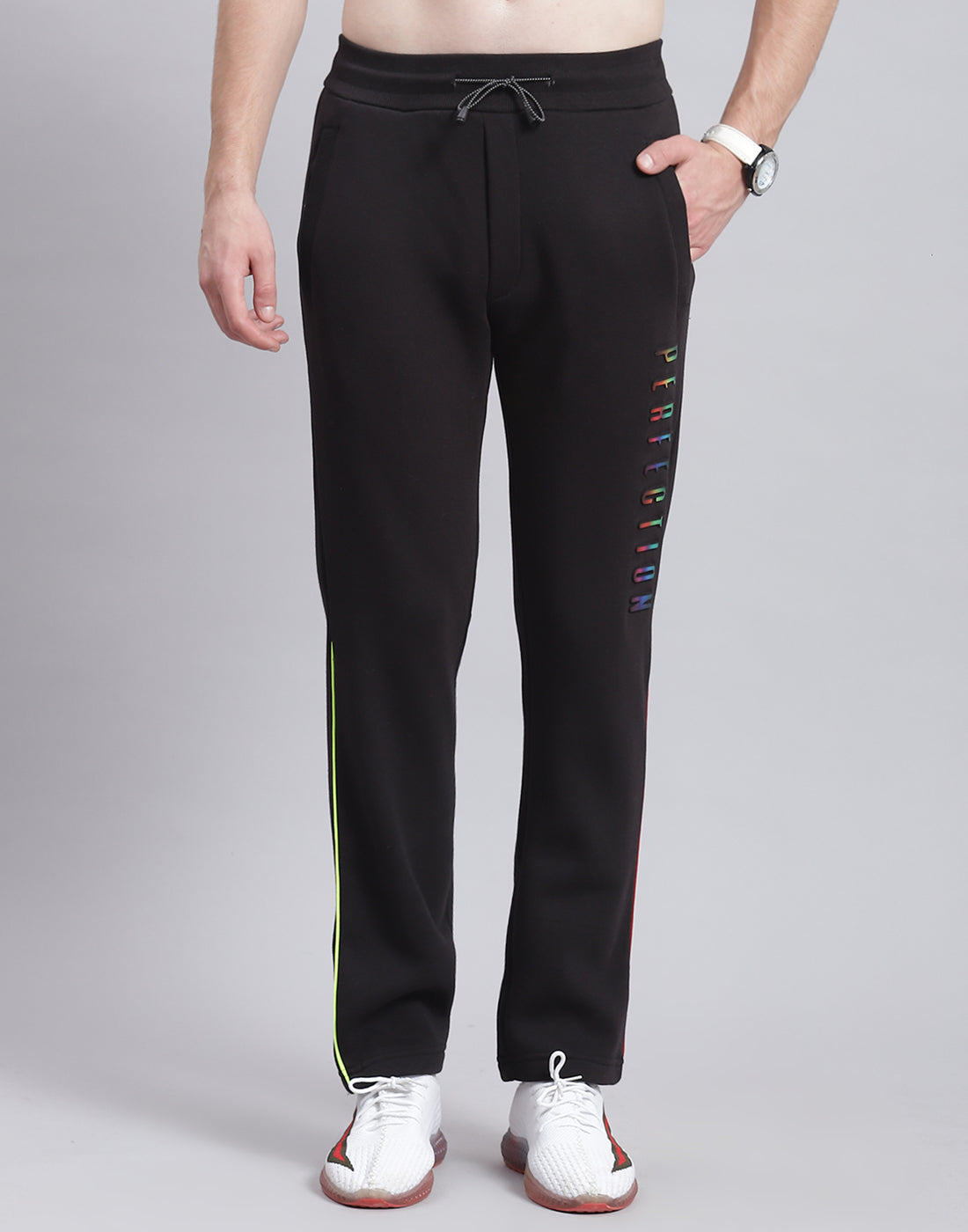 Men Black Solid Round Neck Full Sleeve Tracksuit