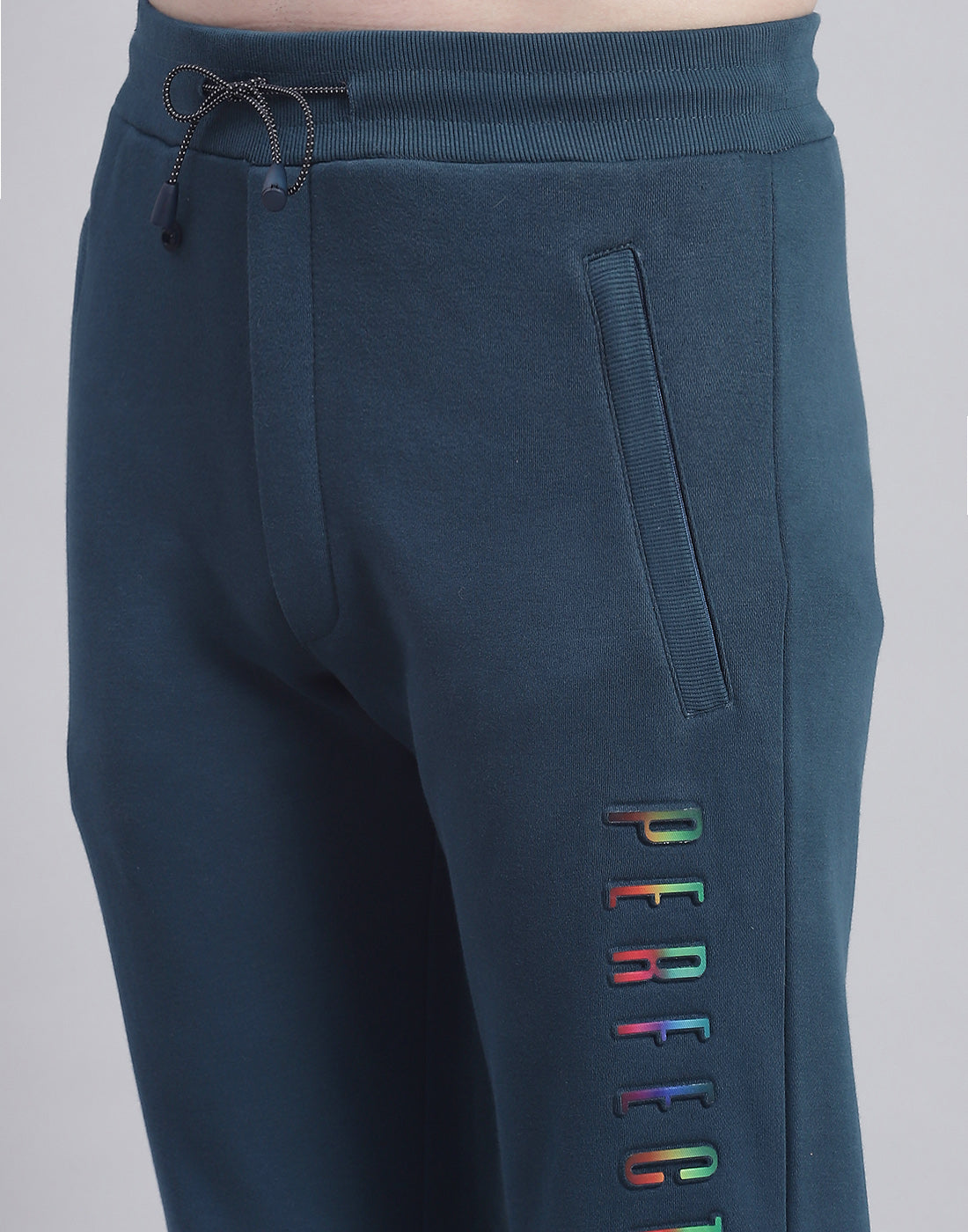 Men Teal Blue Solid Round Neck Full Sleeve Tracksuit