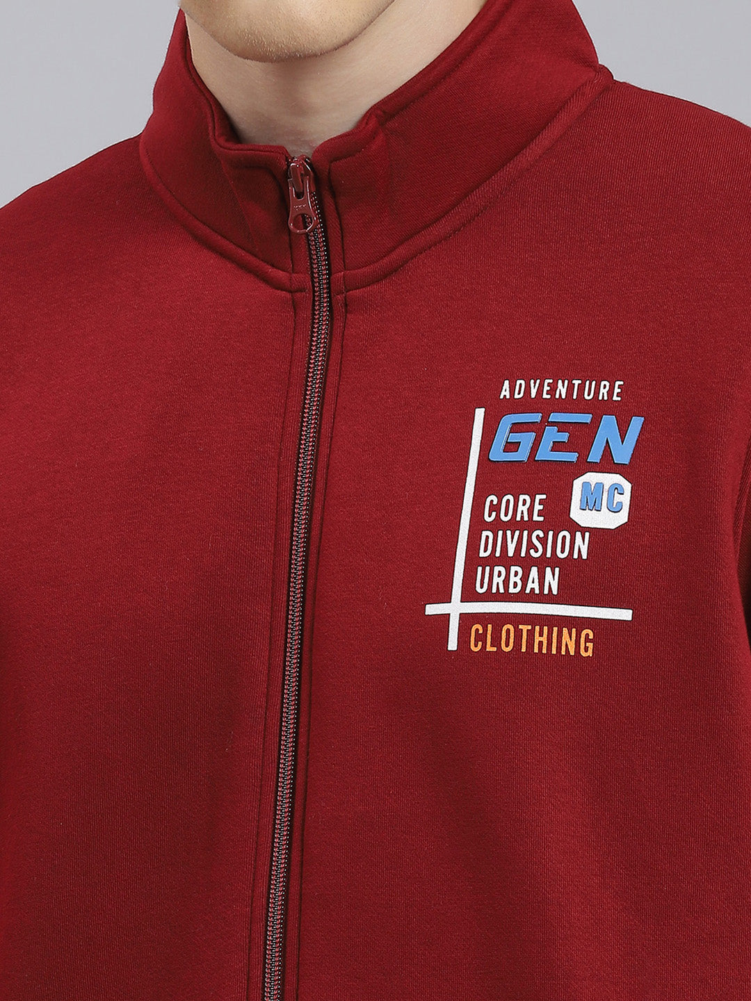 Men Maroon Solid Stand Collar Full Sleeve Tracksuit