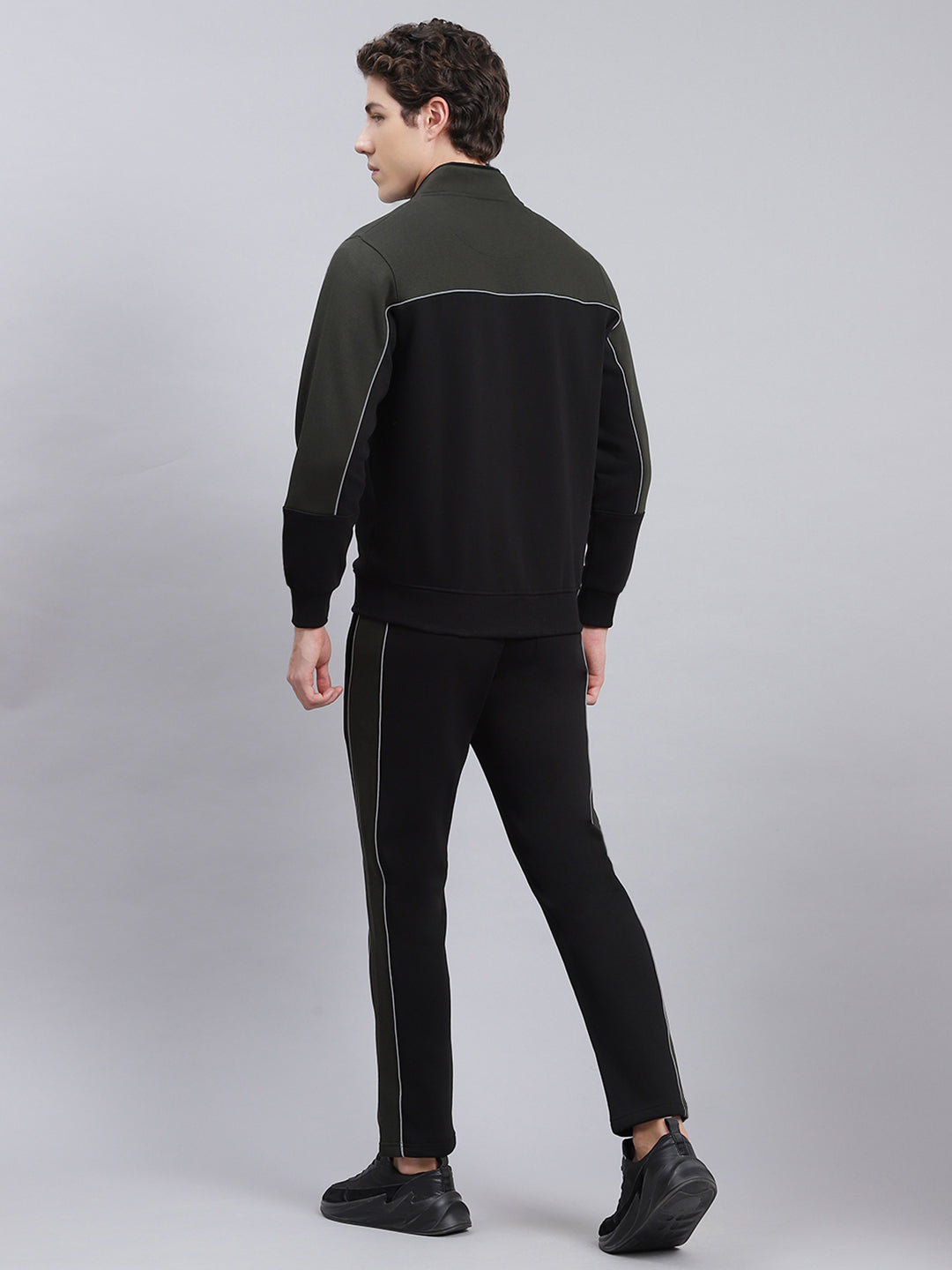 Men Black Solid Cotton Blend Track Suit