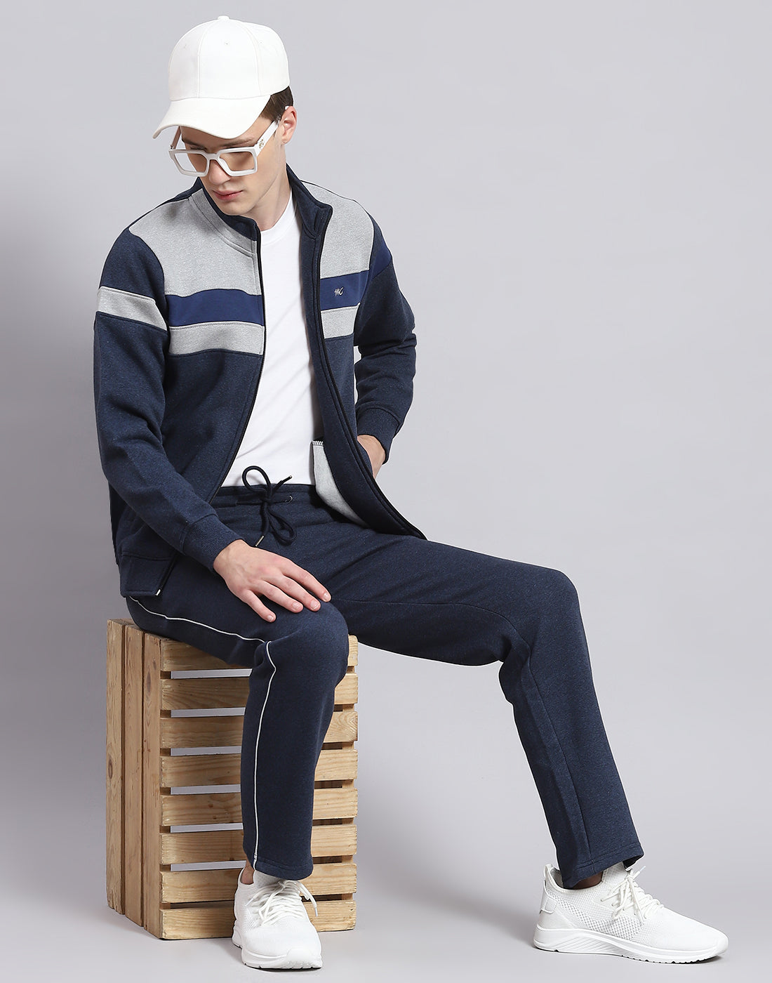 Men Navy Blue Solid Stand Collar Full Sleeve Tracksuit