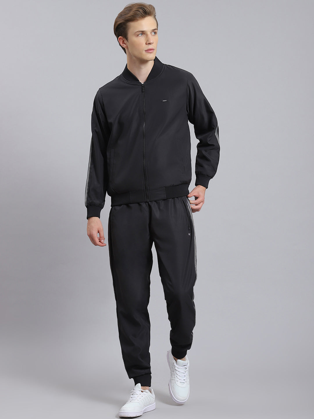 Men Black Solid Mandarin Collar Full Sleeve Tracksuit
