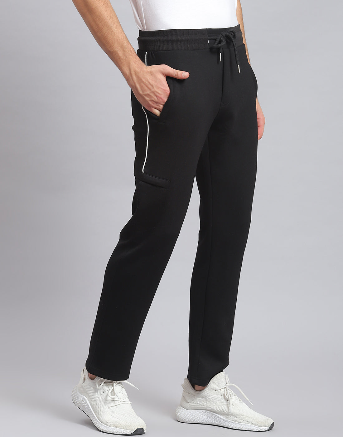 Men Black Solid Regular Fit Winter Lower