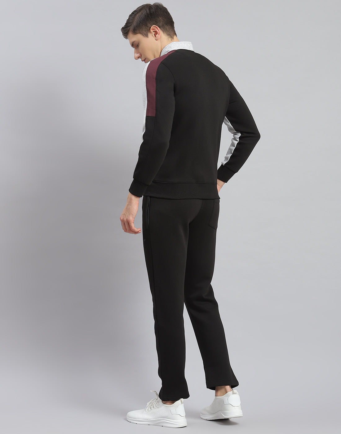 Men Black Solid Stand Collar Full Sleeve Tracksuit