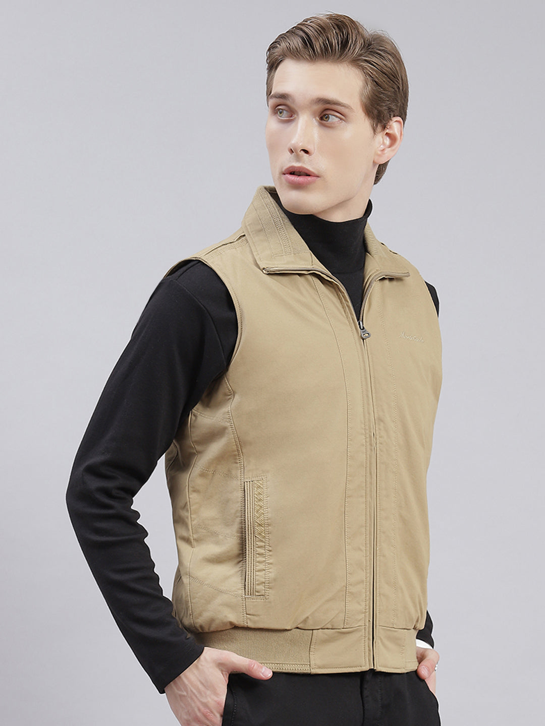 Men Brown Solid Collar Sleeveless Jackets