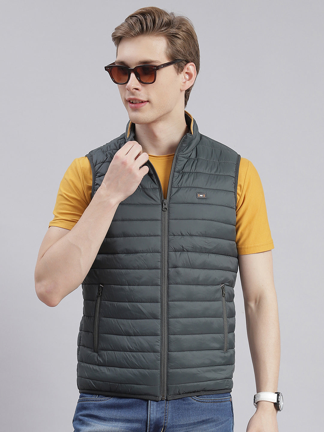 Men Olive Solid Stand Collar Sleeveless Jackets