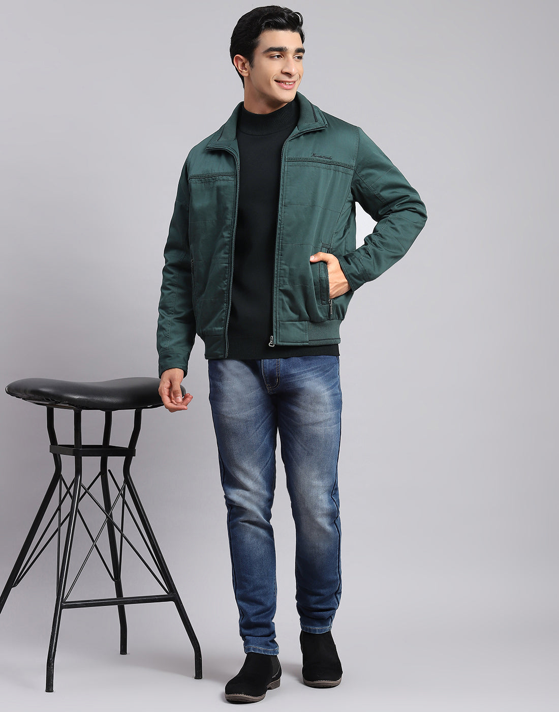 Men Green Solid Spread Collar Full Sleeve Jackets