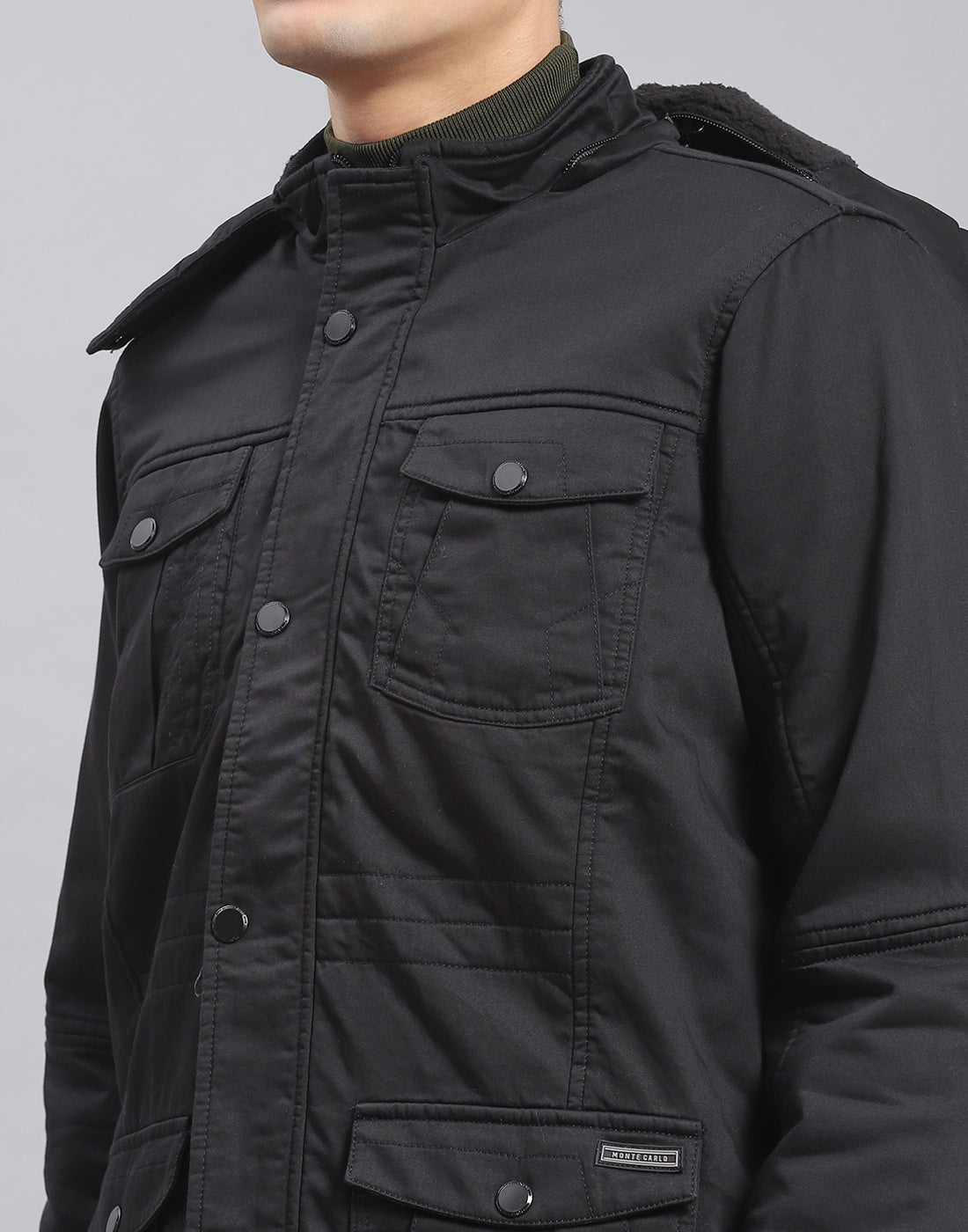 Men Black Solid Hooded Full Sleeve Jacket