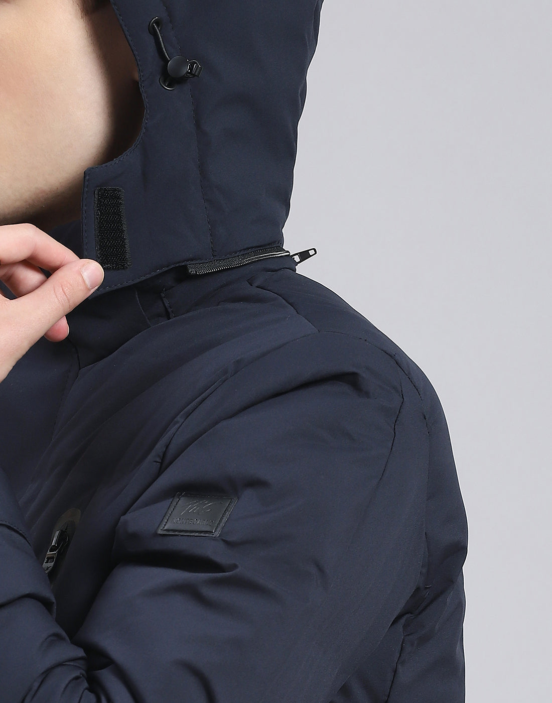 Men Navy Blue Solid Hooded Full Sleeve Jacket