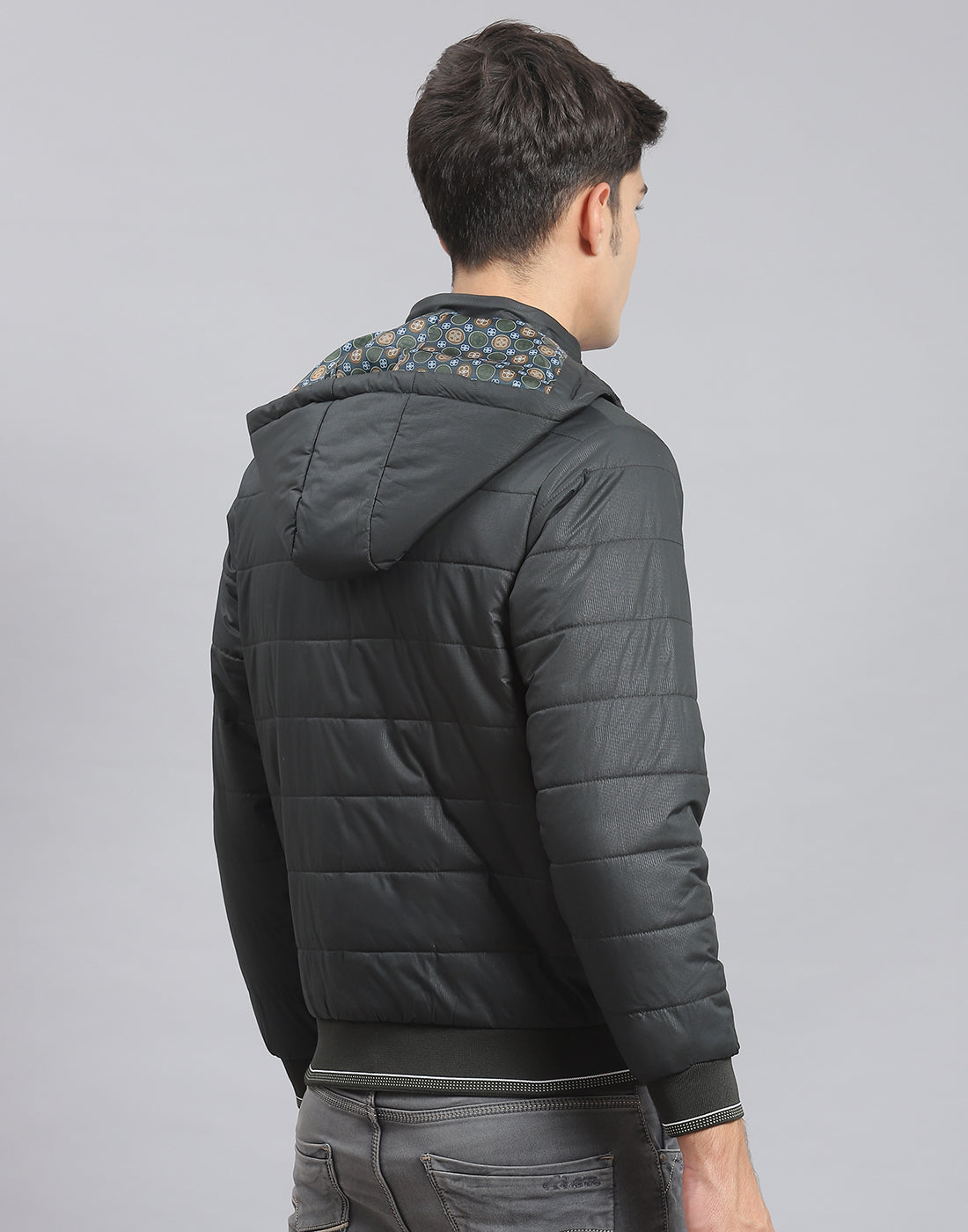 Men Olive Solid Hooded Full Sleeve Jacket