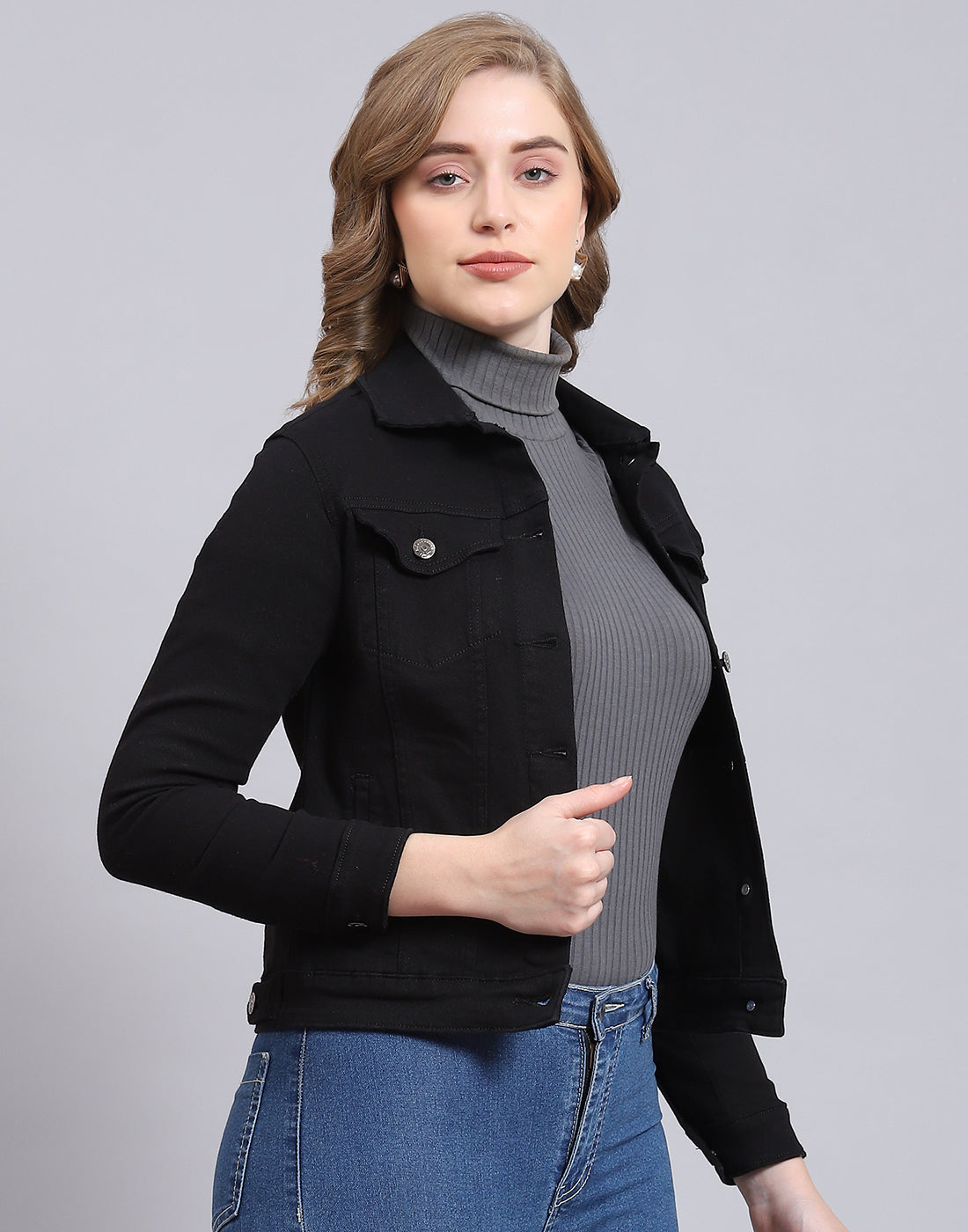 Women Black Solid Collar Full Sleeve Jacket