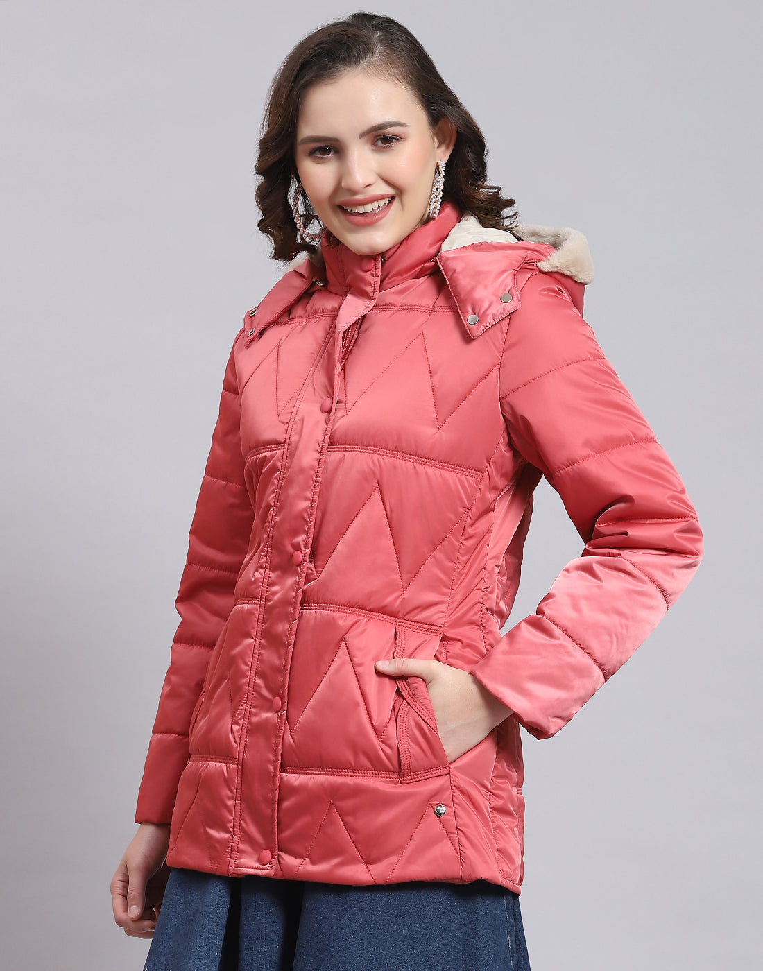 Women Pink Solid Hooded Full Sleeve Jacket