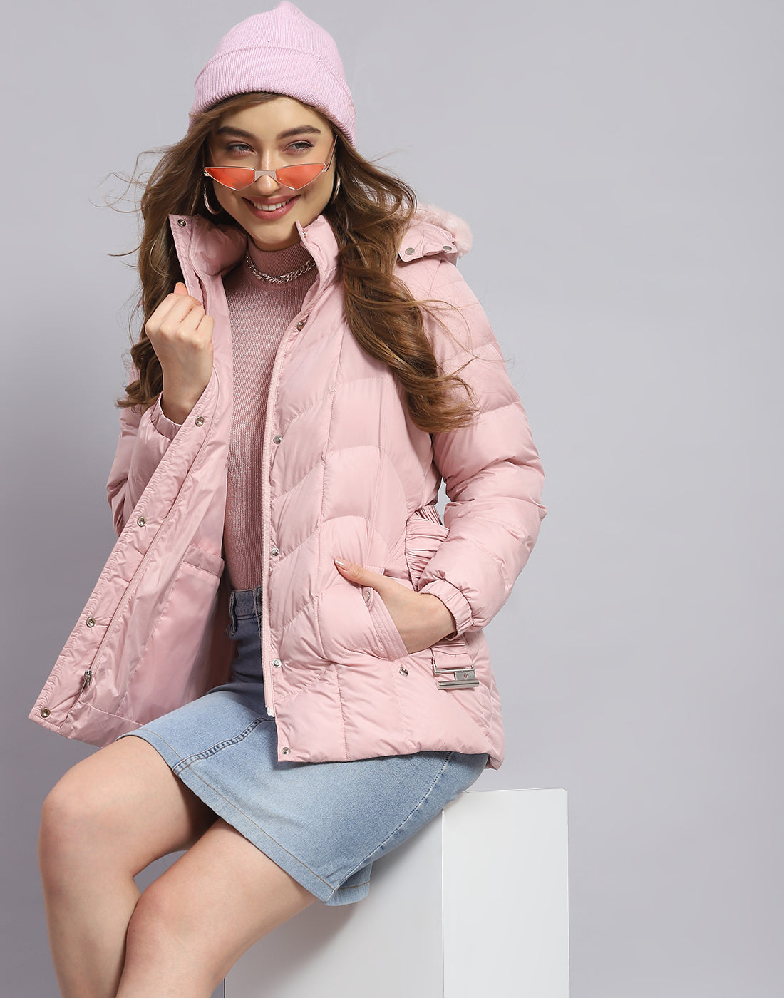 Women Pink Solid Hooded Full Sleeve Jacket