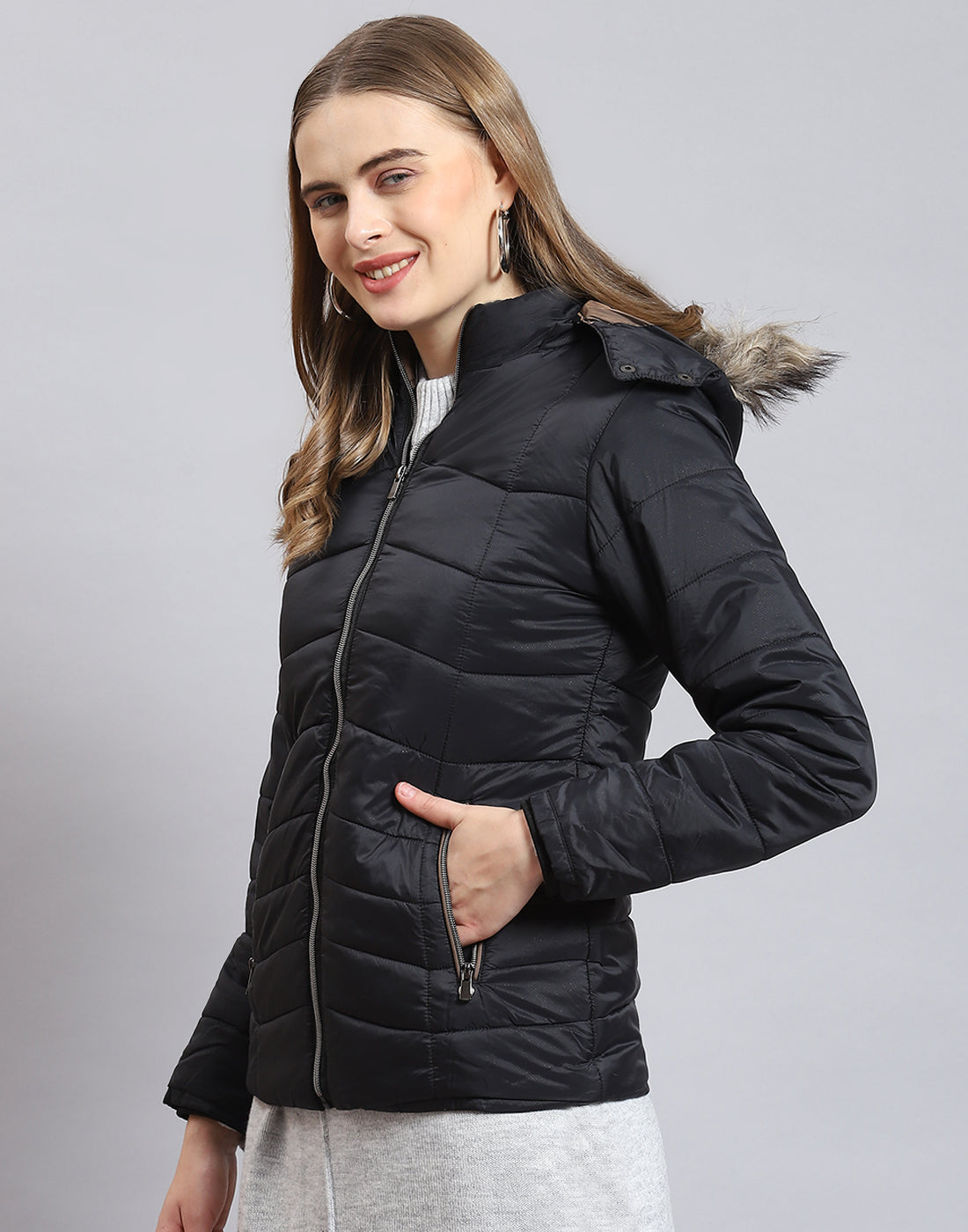 Women Black Solid Hooded Full Sleeve Heating Jacket