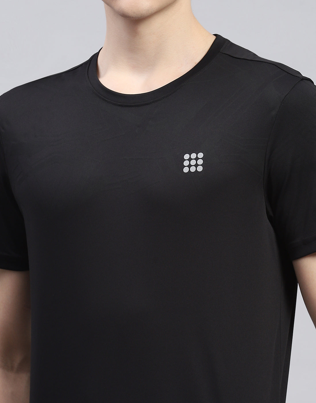 Rock.it Men Black Solid Round Neck Half Sleeve T-Shirt