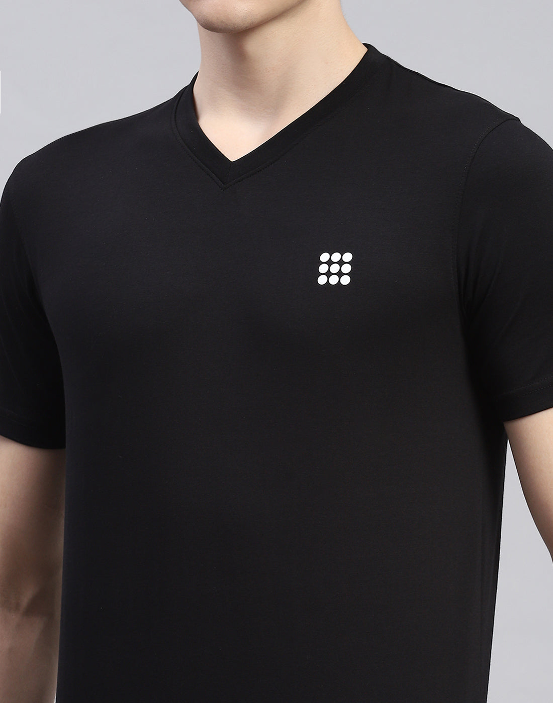 Rock.it Men Black Solid V Neck Half Sleeve T-Shirt
