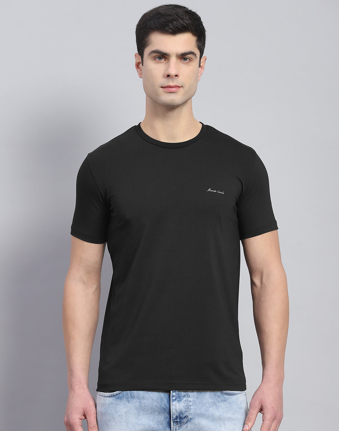 Men Black Solid Round Neck Half Sleeve T-Shirt