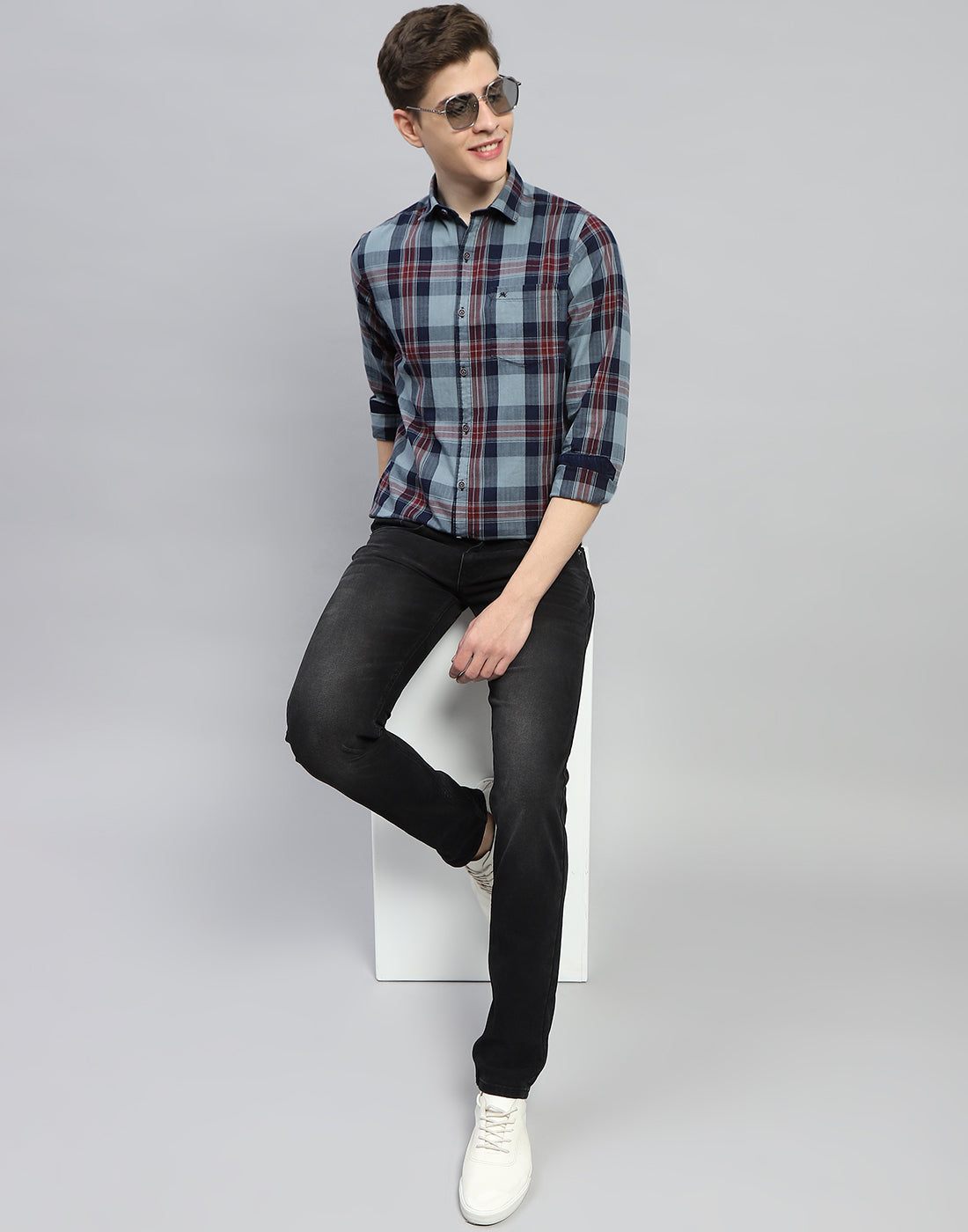 Men Grey Check Collar Full Sleeve Shirt