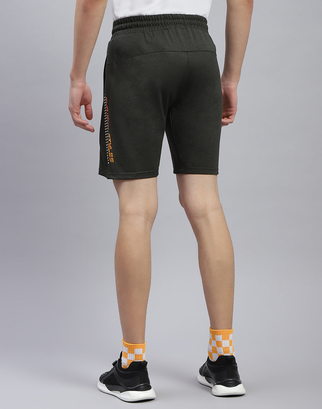 Men Olive Solid   Bermuda