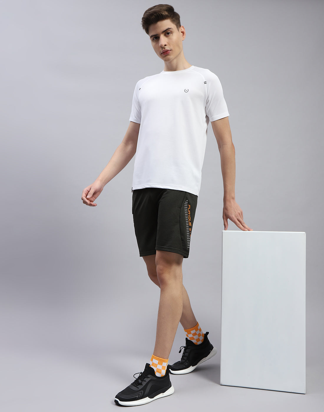 Men Olive Solid   Bermuda