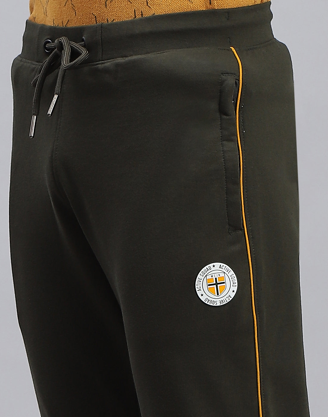 Men Olive Solid Regular Fit Lower