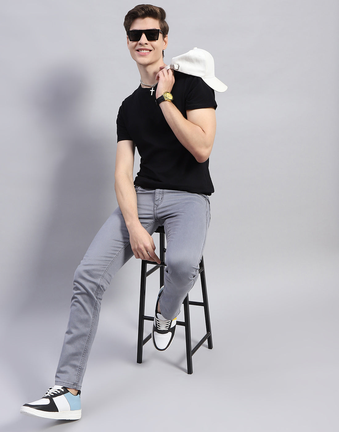 Men Grey Light Wash Narrow Fit Denim