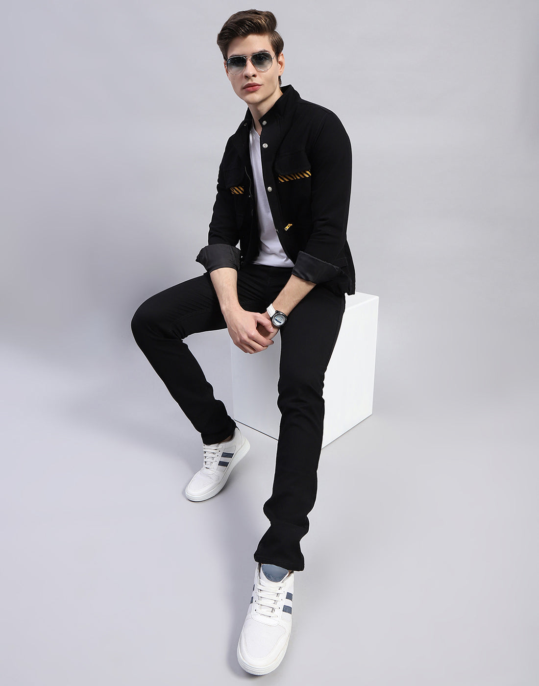 Men Black Light Wash Slim Fit Denim