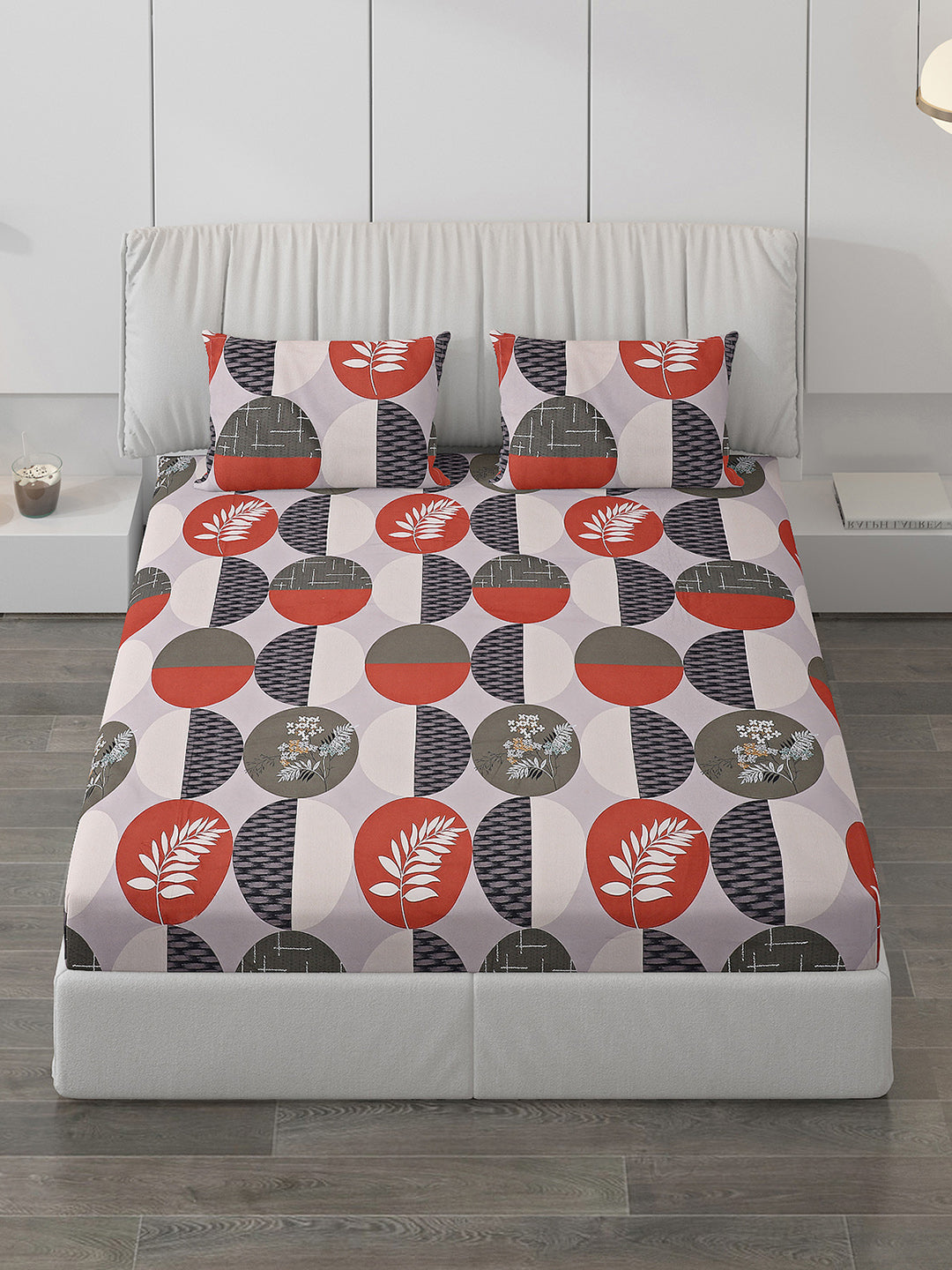 130 GSM Polyester Double Bed Bedsheet with 2 Pillow Covers