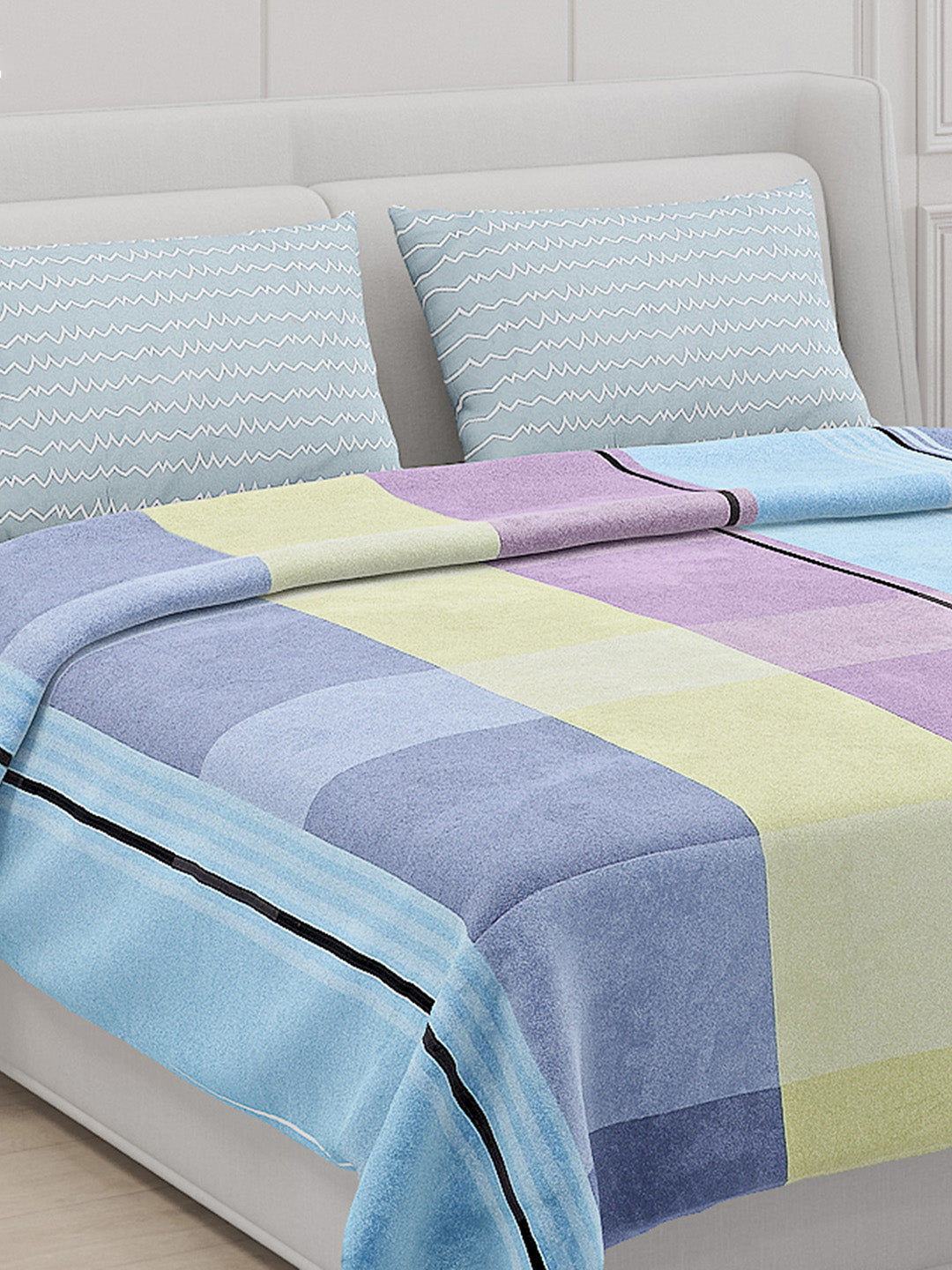 130 GSM Polyester Double Bed Bedsheet with 2 Pillow Covers
