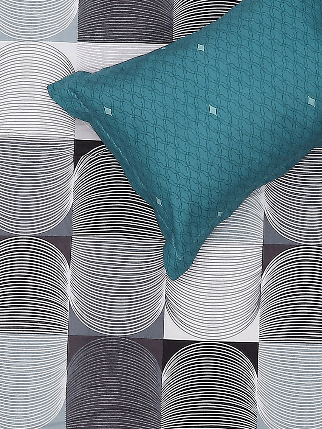 130 GSM Polyester Double Bed Bedsheet with 2 Pillow Covers