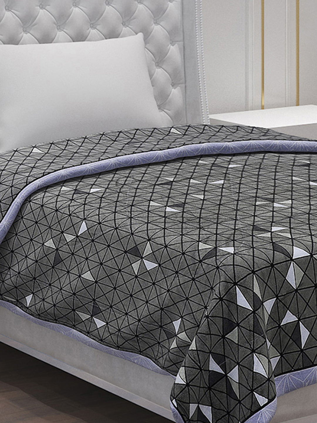 Printed 100% Polyester Single Bed Comforter for AC Room