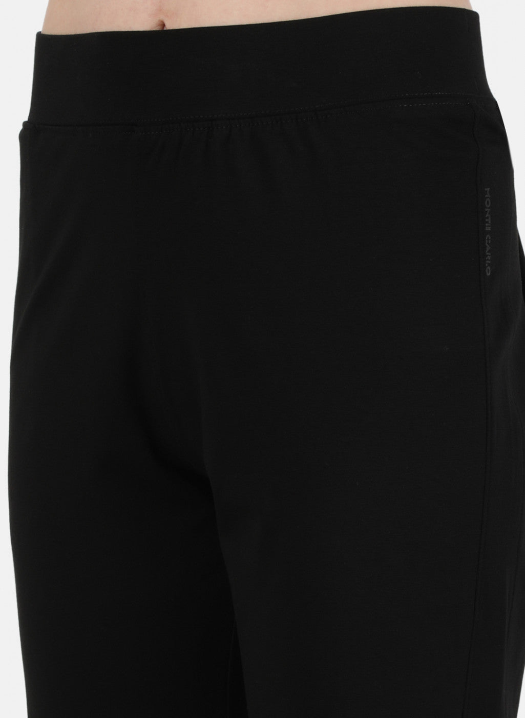 Womens Black Regular Capri