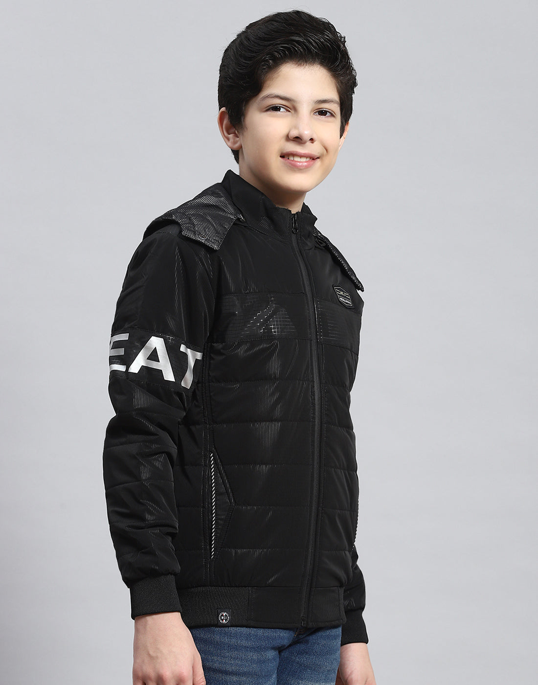 Boys Black Solid Hooded Full Sleeve Heating Jacket