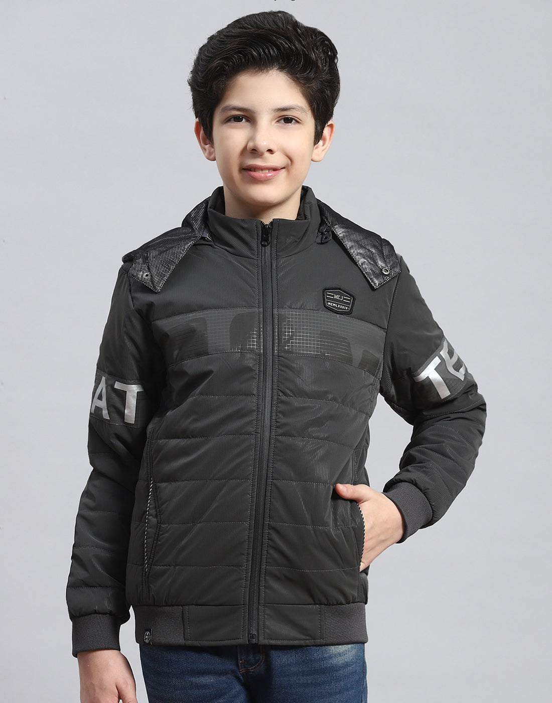 Boys Grey Solid Hooded Full Sleeve Heating Jacket