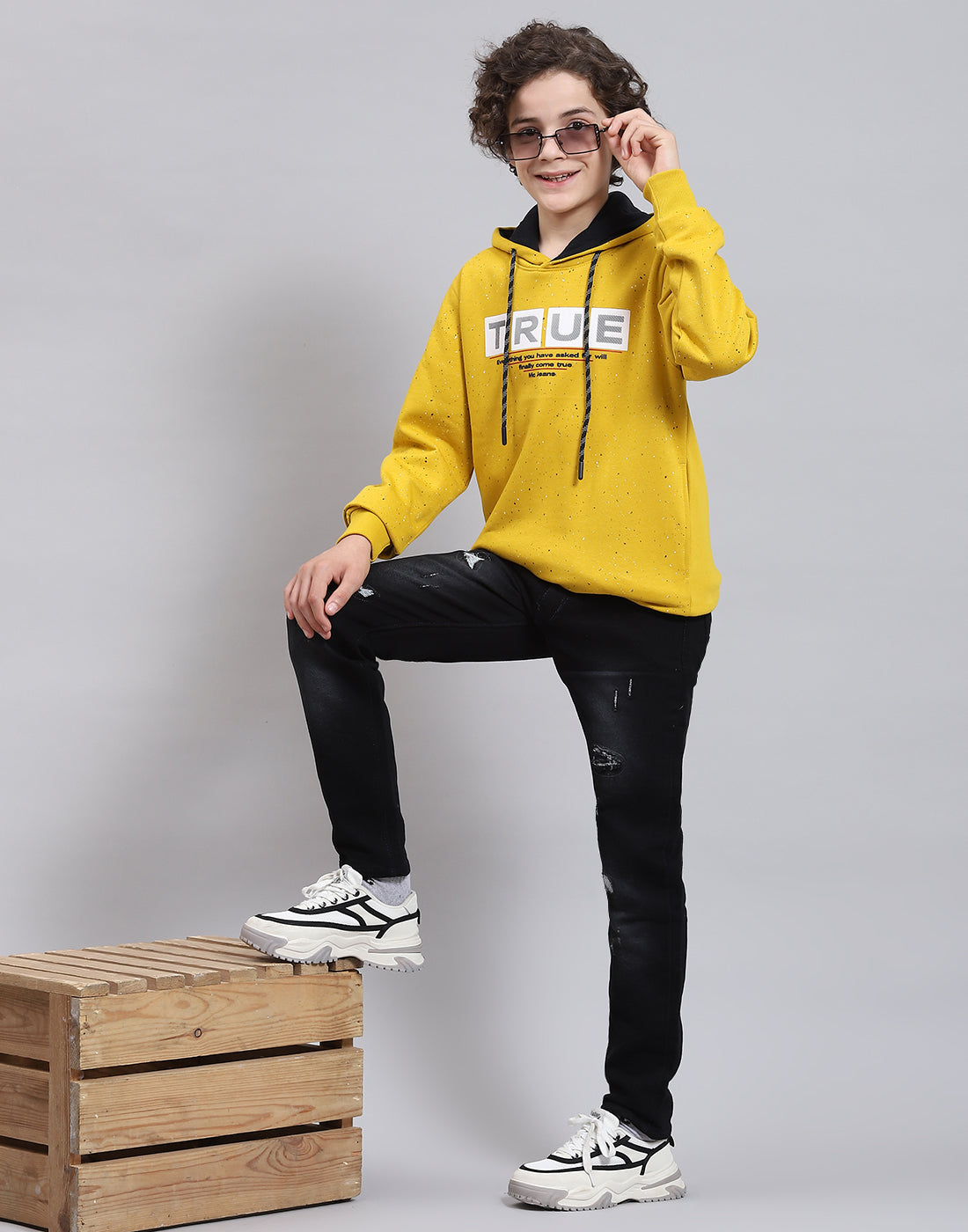Boys Yellow Printed Round Neck Full Sleeve Sweatshirt