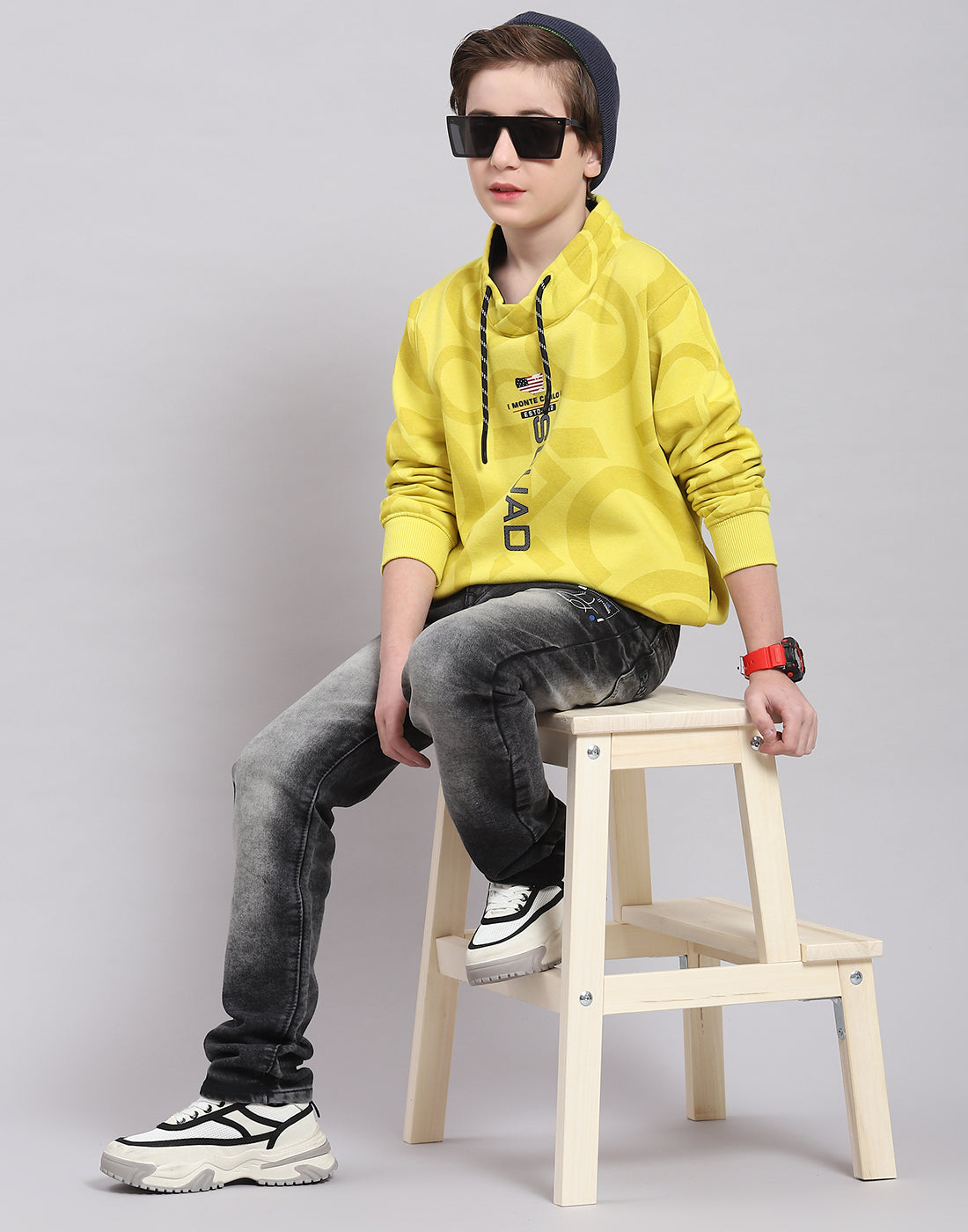Boys Yellow Printed F Neck Full Sleeve Sweatshirt