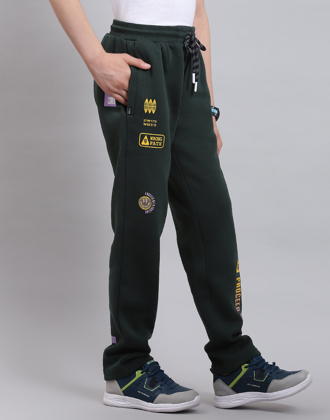 Boys Green Printed Regular Fit Lowers