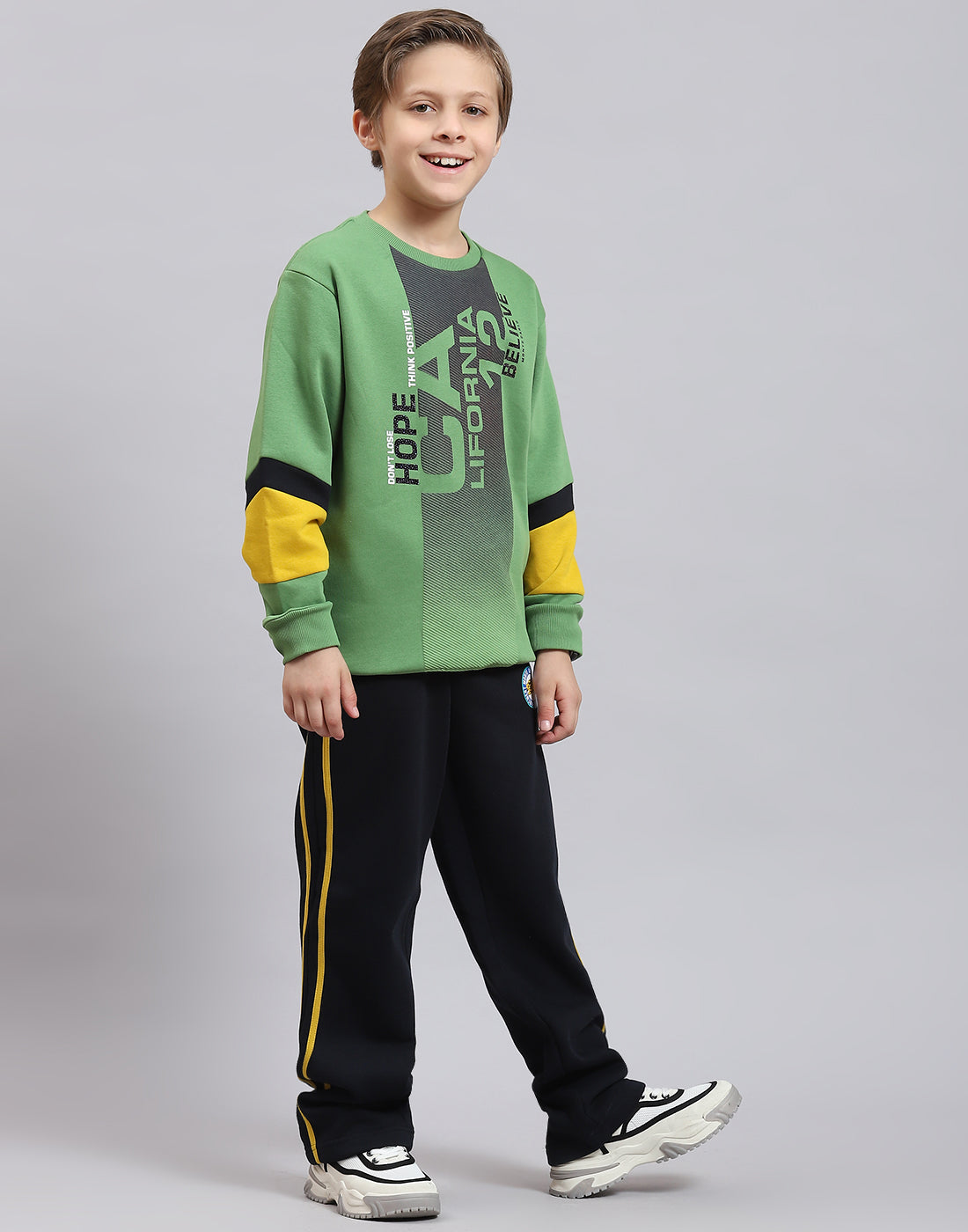 Boys Green Printed Round Neck Full Sleeve Tracksuit
