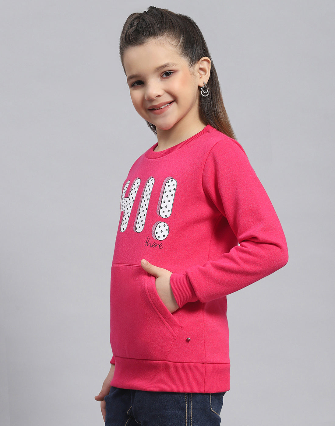 Girls Magenta Printed Round Neck Full Sleeve Sweatshirt