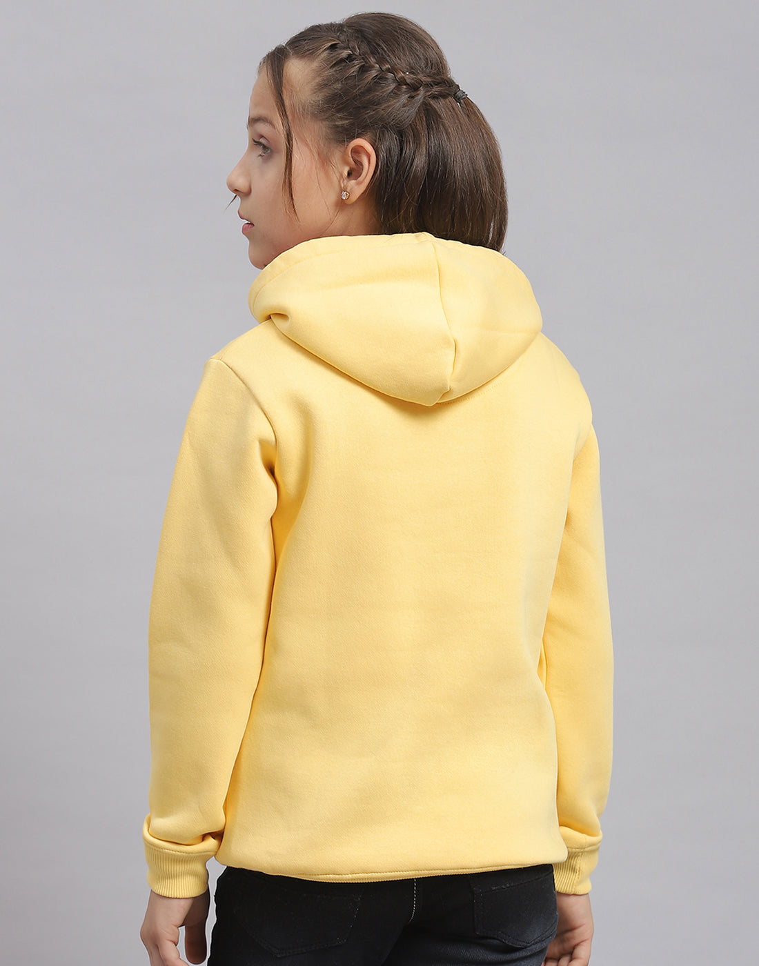 Girls Yellow Printed Hooded Full Sleeve Sweatshirt