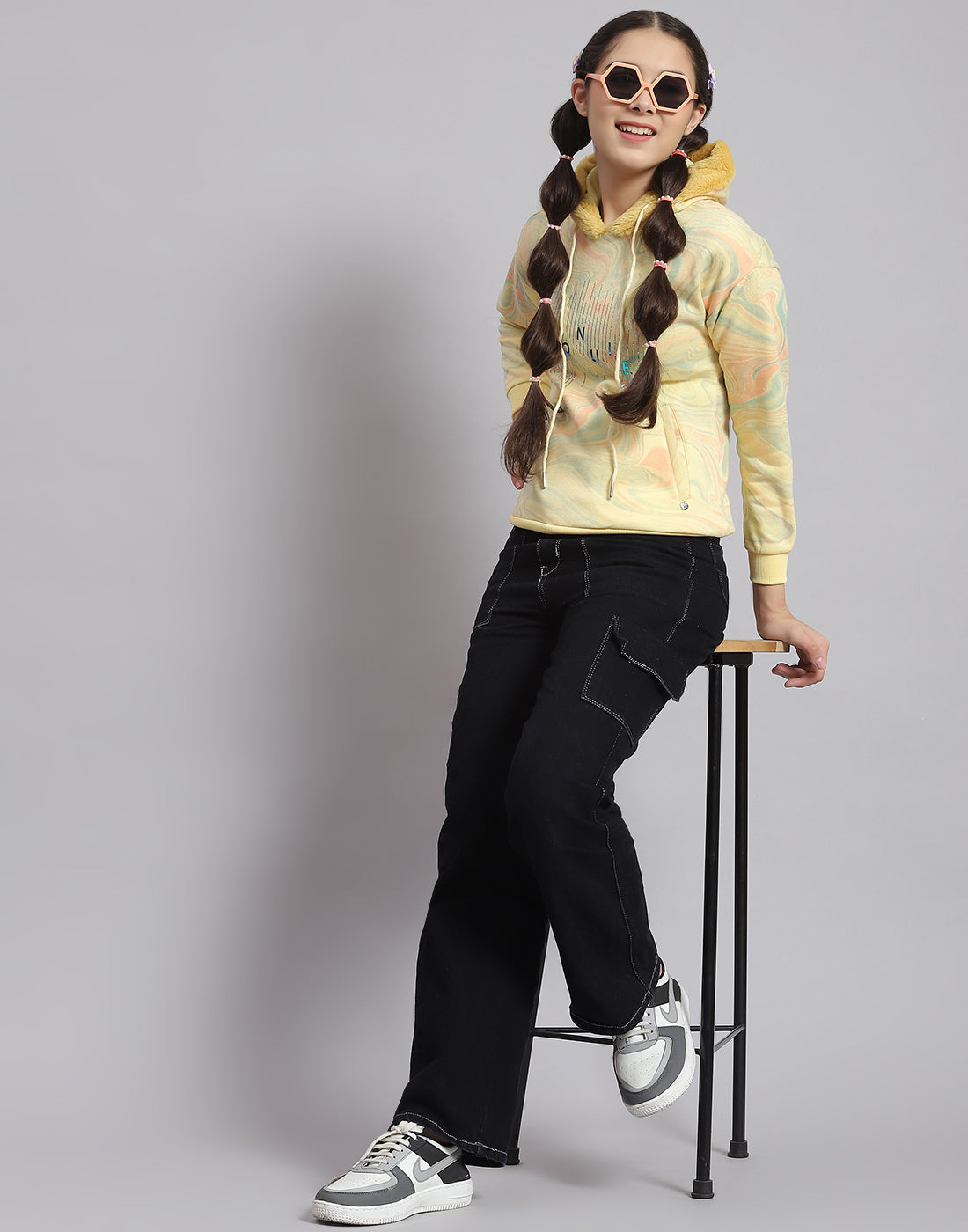 Girls Yellow Printed Hooded Full Sleeve Sweatshirt