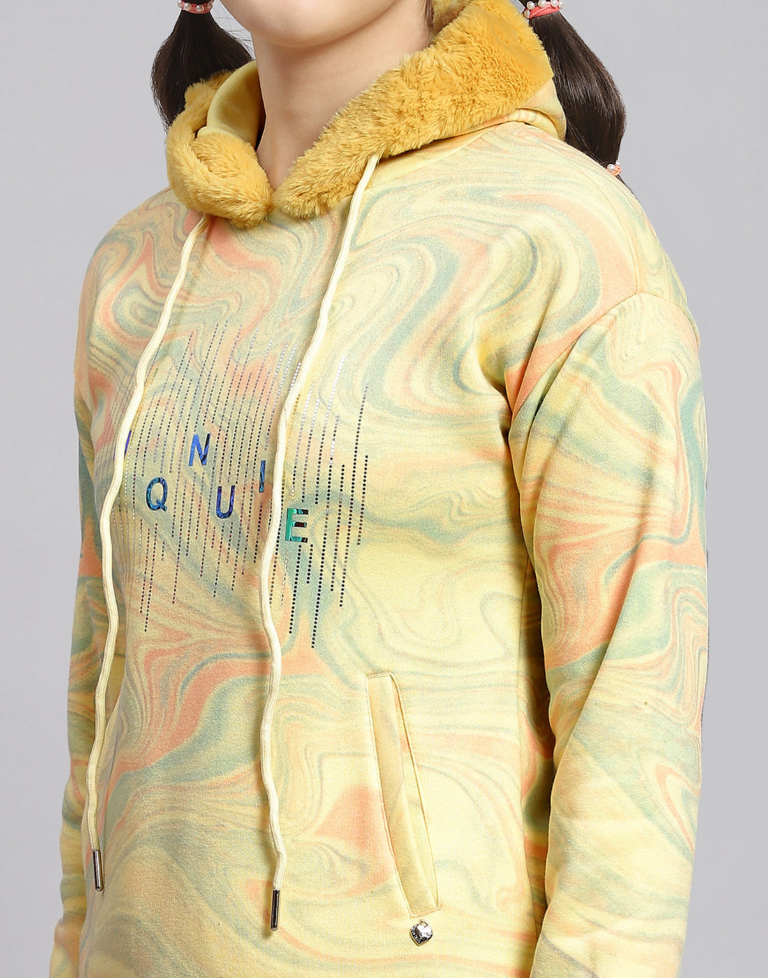 Girls Yellow Printed Hooded Full Sleeve Sweatshirt