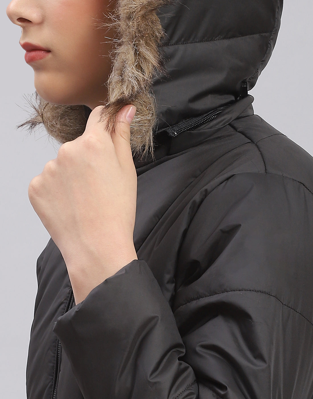 Girls Black Solid Hooded Full Sleeve Girls Jacket