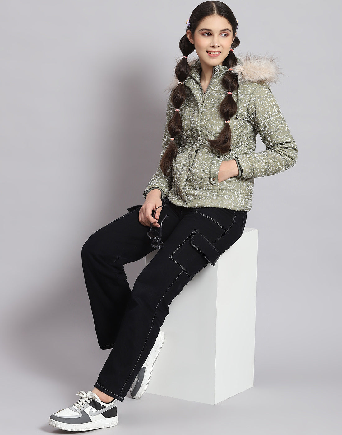 Girls Green Printed Hooded Full Sleeve Girls Jacket